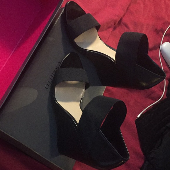 Vince Camuto heels Style: VC-MOONA - Picture 2 of 3